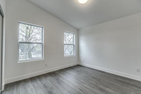 218 E Oak St, Murfreesboro, TN 37130 photo 25