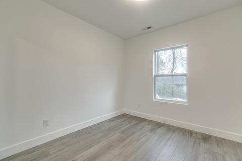218 E Oak St, Murfreesboro, TN 37130 photo 17