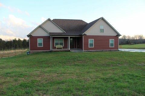 1066 Myatt Loop Rd, Burns, TN 37029 photo 1