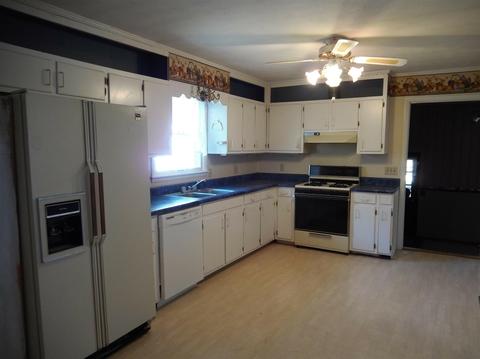 1252 E Grinders Switch Rd, Centerville, TN 37033 photo 2