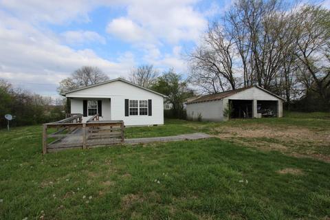 108 Lee Cir, Dover, TN 37058 photo 2