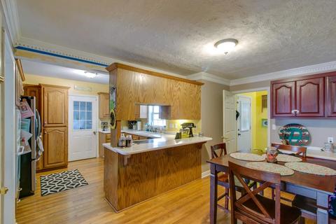 536 Spring St, Dover, TN 37058 photo 6