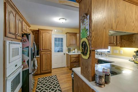 536 Spring St, Dover, TN 37058 photo 5