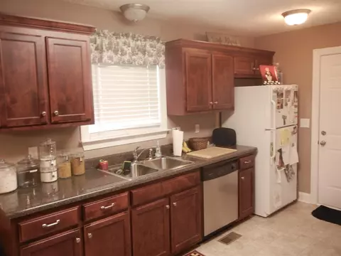 1017 Halverson Dr, Murfreesboro, TN 37128 photo 4