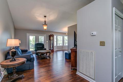 604 Charles Ln, Spring Hill, TN 37174 photo 5