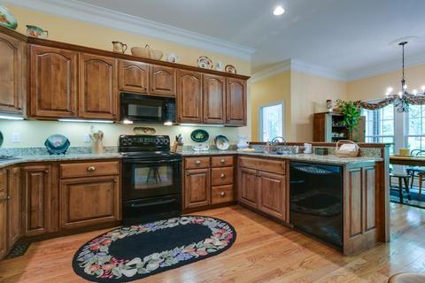 1098 Glover Hills Dr, Springfield, TN 37172 photo 2