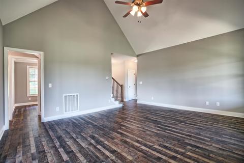 1068 Myatt Loop, Burns, TN 37029 photo 3
