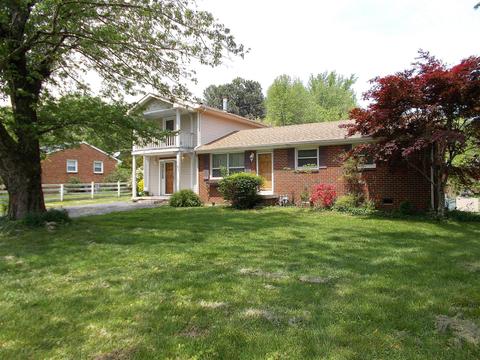 823 Blue Rd, Dickson, TN 37055 photo 1