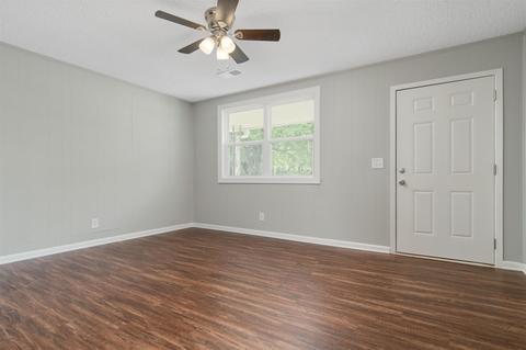 202 23rd Ave E, Springfield, TN 37172 photo 8