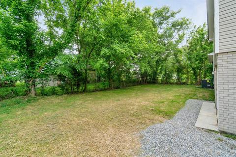 202 23rd Ave E, Springfield, TN 37172 photo 4