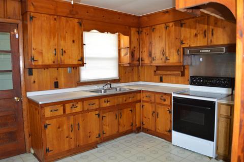 401 Dull St, Dickson, TN 37055 photo 3