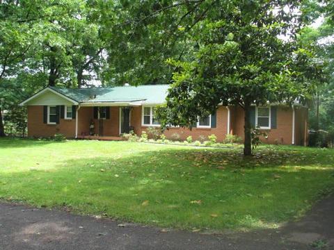 306 Cedarview Dr, Dickson, TN 37055 photo 1