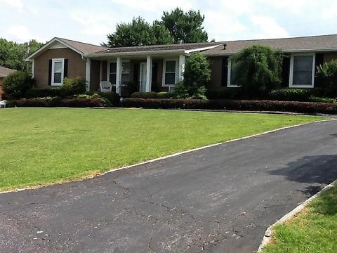 404 Lyle Ln, Dickson, TN 37055 photo 1