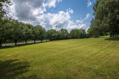 100 Meadowood Loop, Burns, TN 37029 photo 3