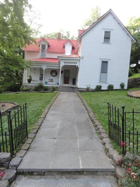 830 Red Hill Rd, Normandy, TN 37360 photo 2