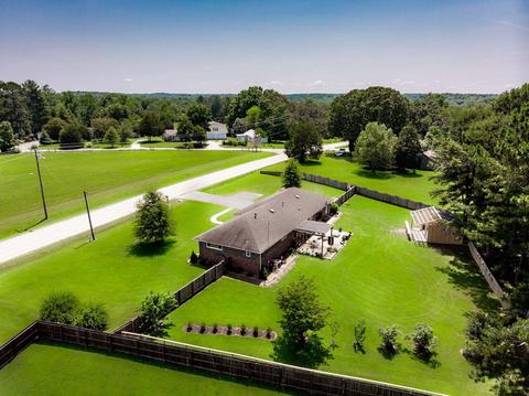 606 E Main St, Loretto, TN 38469 photo 9