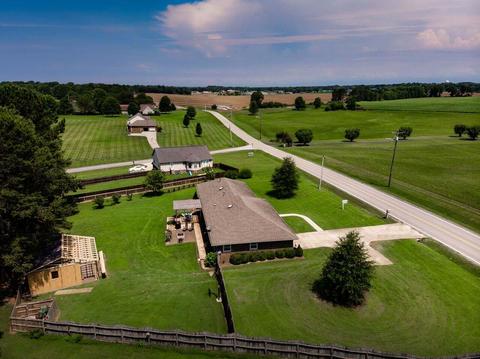 606 E Main St, Loretto, TN 38469 photo 11
