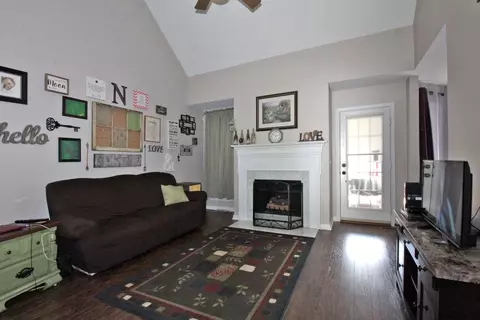 177 Foxrun, Springfield, TN 37172 photo 2
