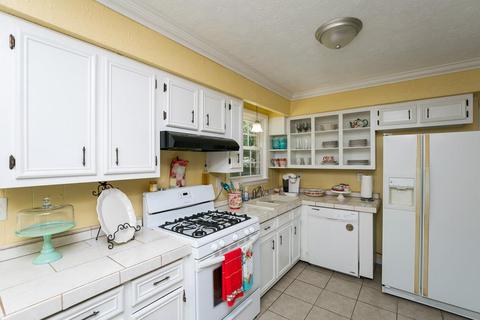 104 Nottingham Rd, Dickson, TN 37055 photo 13