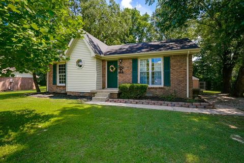 104 Nottingham Rd, Dickson, TN 37055 photo 1