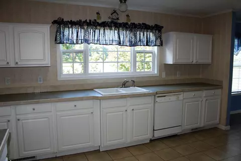 338 Penile Dr, Decherd, TN 37324 photo 7