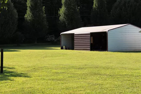 338 Penile Dr, Decherd, TN 37324 photo 5