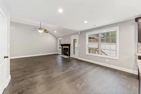 1225 Biter Rd, Cunningham, TN 37052 photo 8
