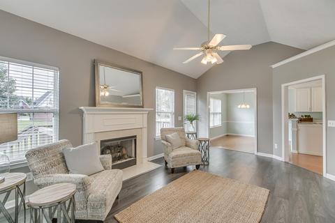 426 Forrest Pointe Dr, Murfreesboro, TN 37130 photo 1