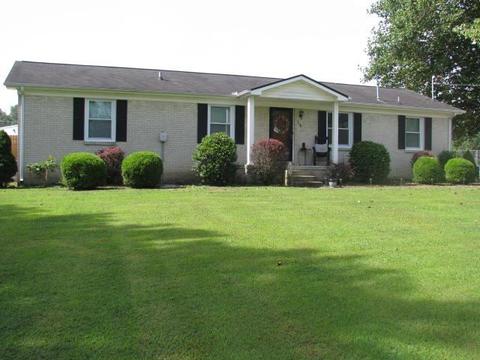 116 Marilyn Dr, Dickson, TN 37055 photo 1