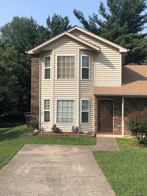 1024 Silver Ct N, Murfreesboro, TN 37130 photo 1