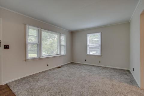 102 E Ray St, Dickson, TN 37055 photo 4
