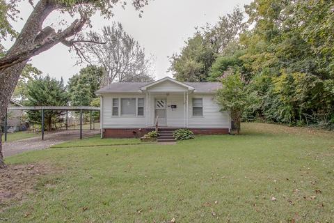 102 E Ray St, Dickson, TN 37055 photo 2