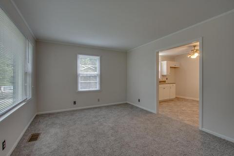 102 E Ray St, Dickson, TN 37055 photo 3