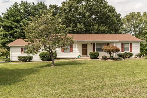 683 Lakeside Dr, Springfield, TN 37172 photo 1