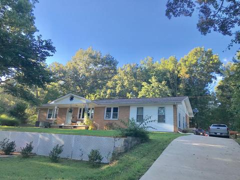 1209 Spring St, Dover, TN 37058 photo 2