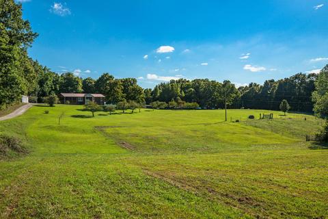390 Murrell Rd, Dickson, TN 37055 photo 1