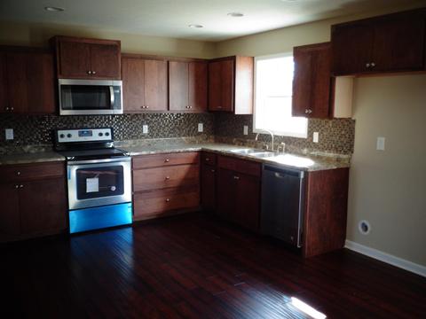 114 3rd Ave S, Decherd, TN 37324 photo 3