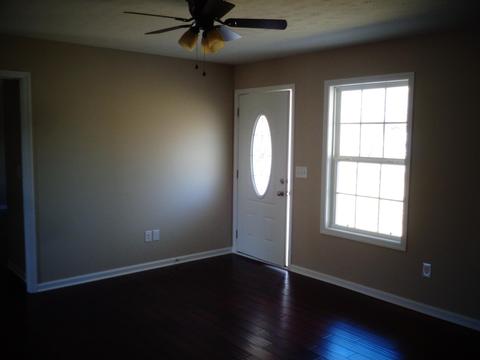 114 3rd Ave S, Decherd, TN 37324 photo 2