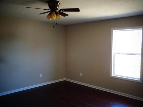 114 3rd Ave S, Decherd, TN 37324 photo 5
