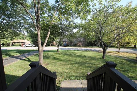 407 S Pawnee Dr, Springfield, TN 37172 photo 2
