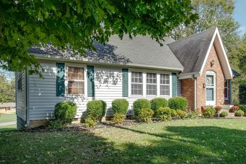 407 Murrell St, Dickson, TN 37055 photo 9