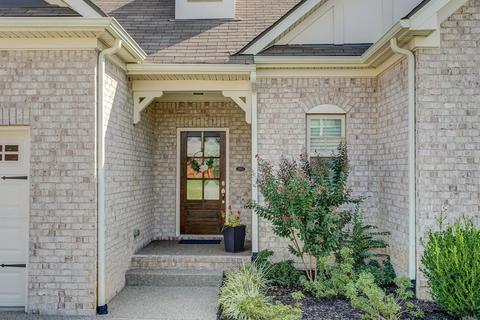 1061 Achiever Cir, Spring Hill, TN 37174 photo 2