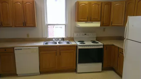 414 Rickert, Dickson, TN 37055 photo 3