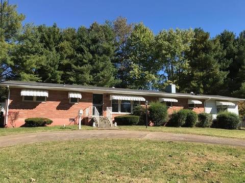 104 Meadow Dr, Dickson, TN 37055 photo 1