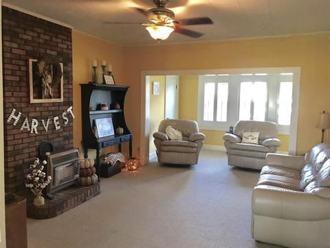 919 Main St N, Loretto, TN 38469 photo 5