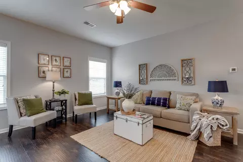 702 Mitscher Dr, Spring Hill, TN 37174 photo 2