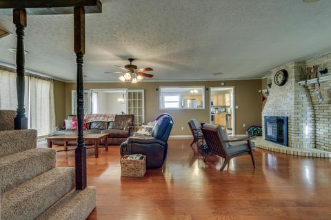 1090 Pond Switch Rd, Dickson, TN 37055 photo 2