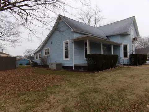 201 Spring St, Decherd, TN 37324 photo 3
