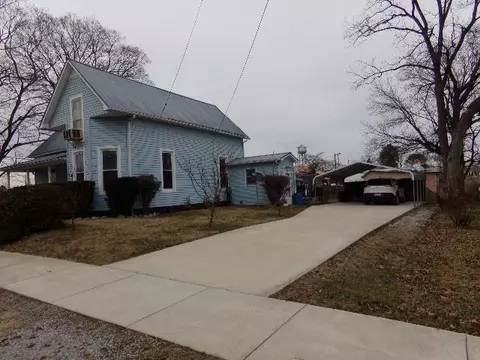 201 Spring St, Decherd, TN 37324 photo 2