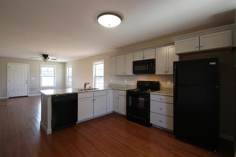 411 E Cedar St, Dickson, TN 37055 photo 5